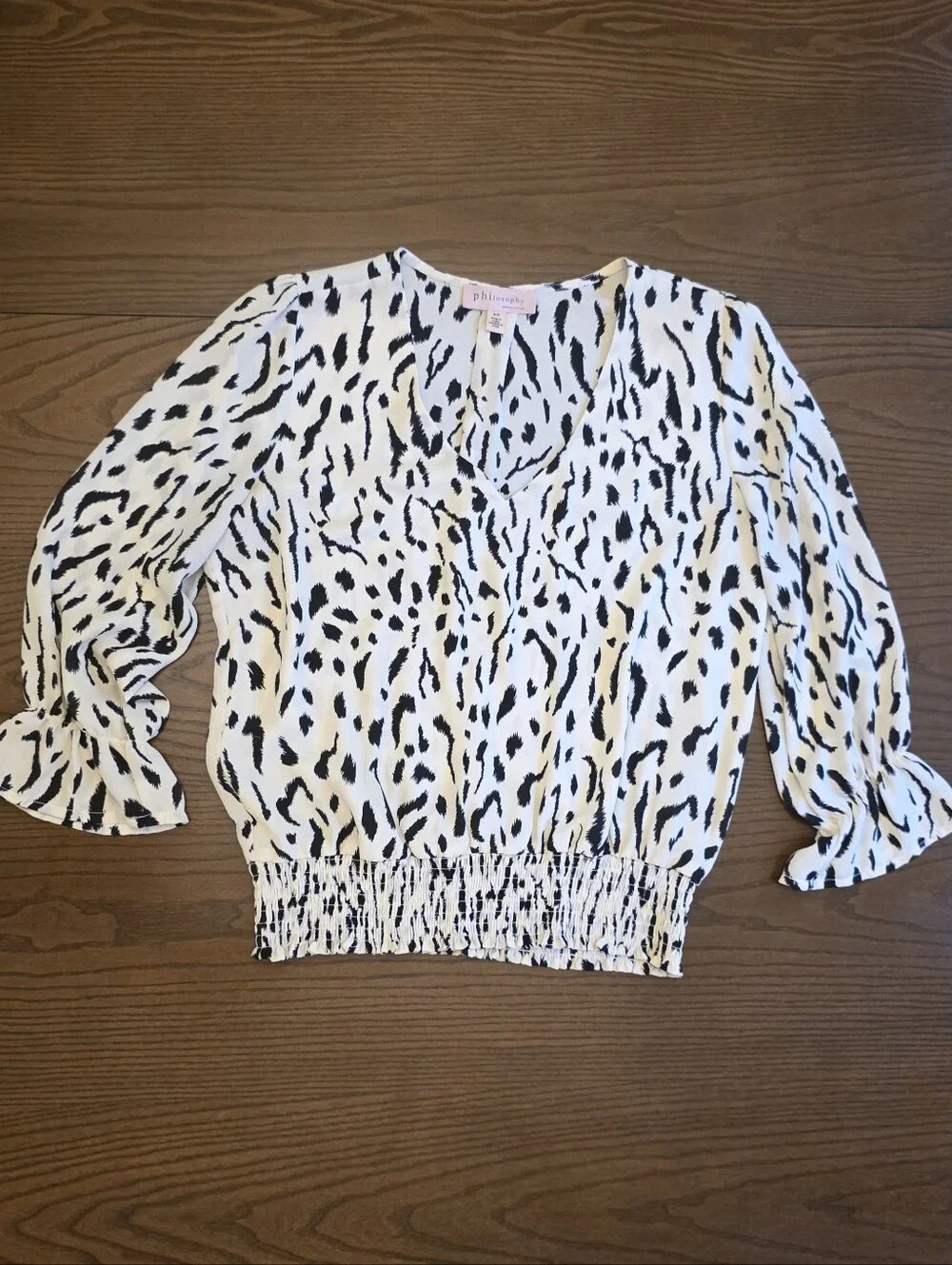 Philosophy Animal Print Smocked Blouse Long Slevees V-neck Quiet Luxury Mob Wife - Picture 2 of 8